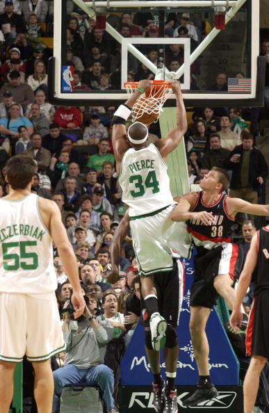 中甲大结局：辽宁铁人与重庆铜梁龙升入中超，广州豹冲超失败（中甲收官：辽宁铁人、重庆铜梁龙挺进中超，广州豹冲超折戟）