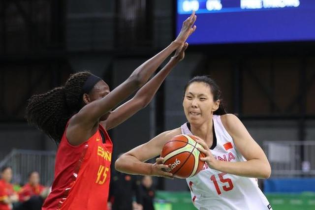 伯纳乌，皇马开出的条件确实诱惑力很大（伯纳乌见证：皇马的条件诱惑十足）