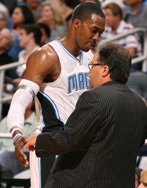 剑南春丨皇马客场0-0巴列卡诺，比赛平淡，巴尔韦德伤退（剑南春丨皇马客场0-0闷平巴列卡诺，场面沉闷，巴尔韦德伤退）