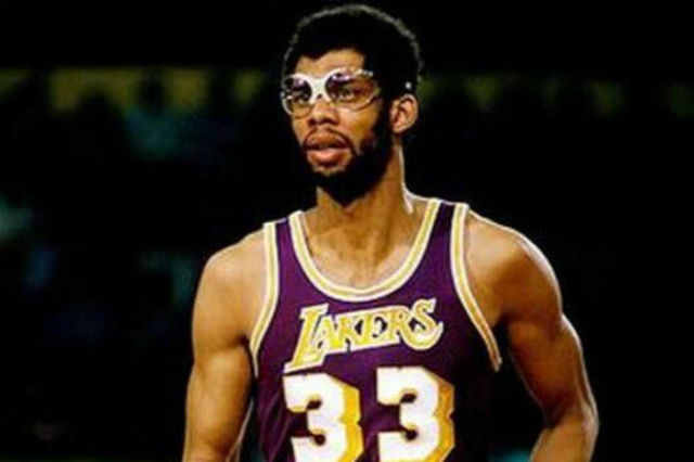 洲际杯前瞻：蓝十字防守存在漏洞，弗拉门戈士气正旺力争晋级（洲际杯展望：蓝十字后防隐患凸显，气势正盛的弗拉门戈剑指晋级）