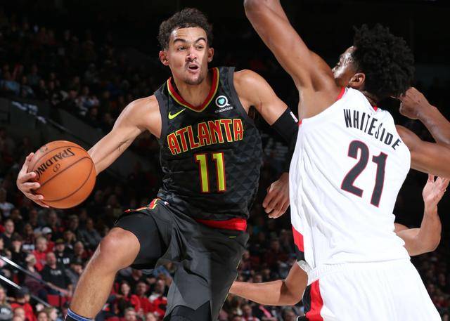 感谢俱乐部，U16国少球员身穿各自俱乐部训练服拍摄全家福（致谢各俱乐部，U16国少球员穿本队训练服拍全家福）