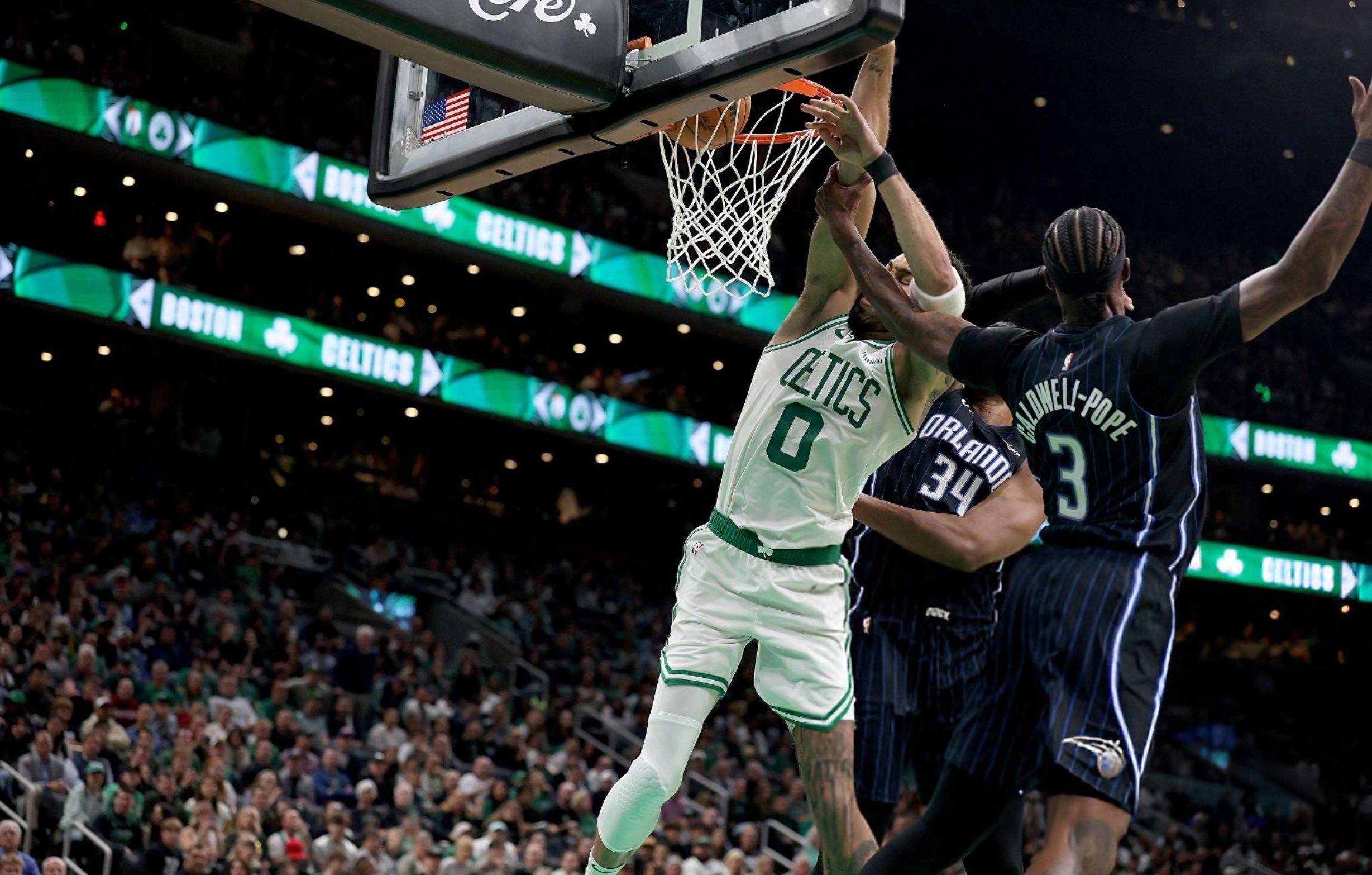 球队战术执行高效，连胜势头不减（战术贯彻到位，连胜态势延续）